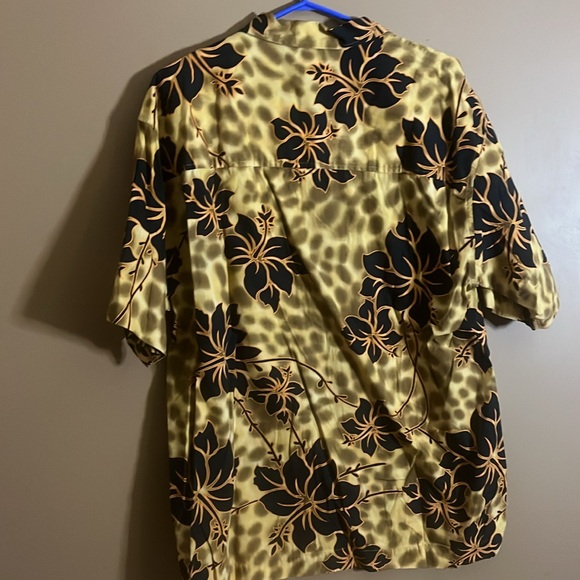 Cotton Hawaiian style dress shirt buttons. B6 - Picture 5 of 5